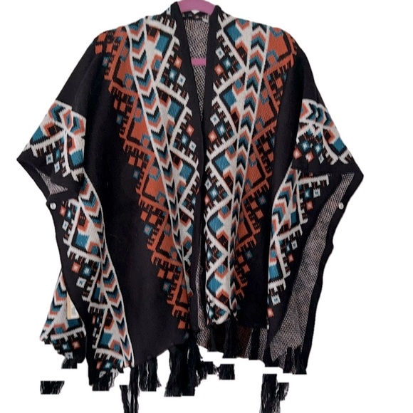 Cloie Poncho Sweater, One Size Fits Most, One button sleeve holder, NWT - Picture 1 of 6